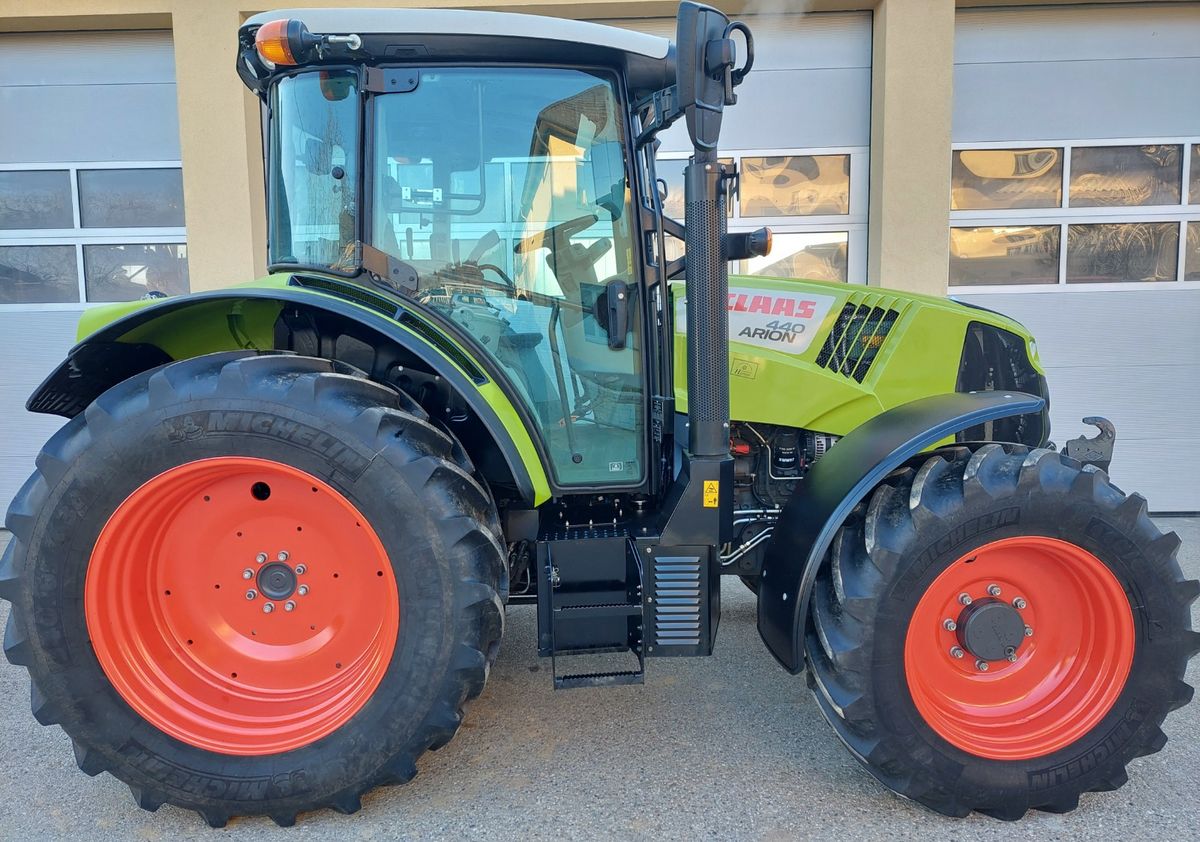 Claas Arion 440 CIS