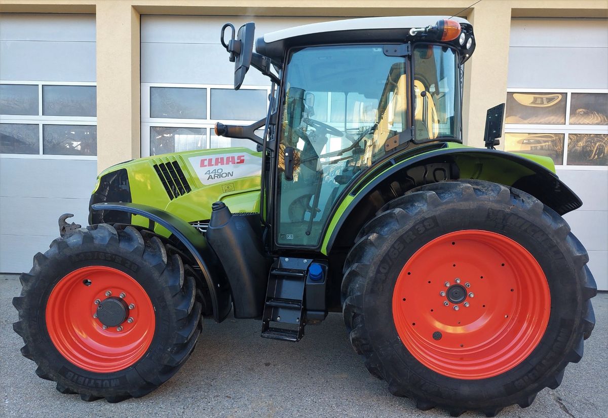 Claas Arion 440 CIS