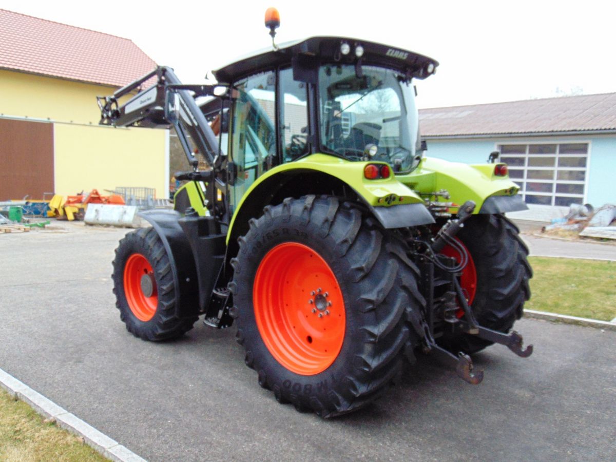 Claas Arion 530