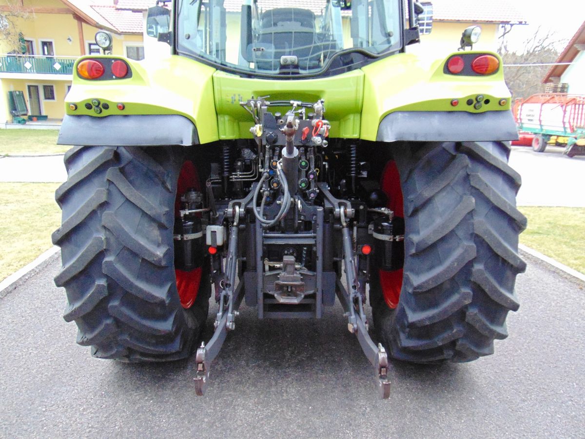 Claas Arion 530