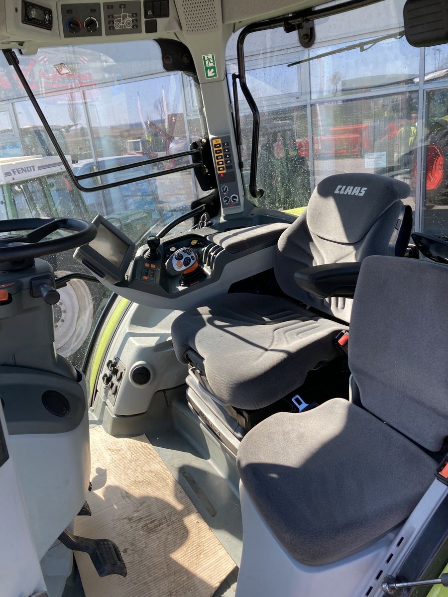 Claas Arion 640 CMATIC