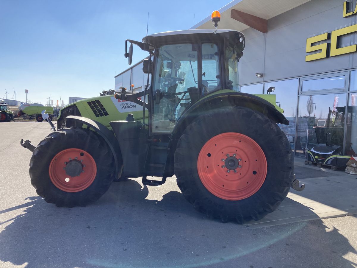 Claas Arion 640 CMATIC